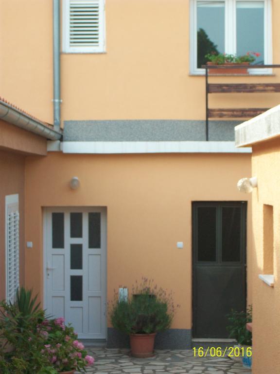 Apartment Boris Senj  Luaran gambar